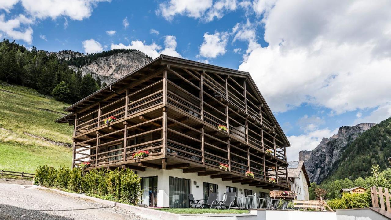 Cadepunt The Dolomites Lodge Selva di Val Gardena Exteriör bild