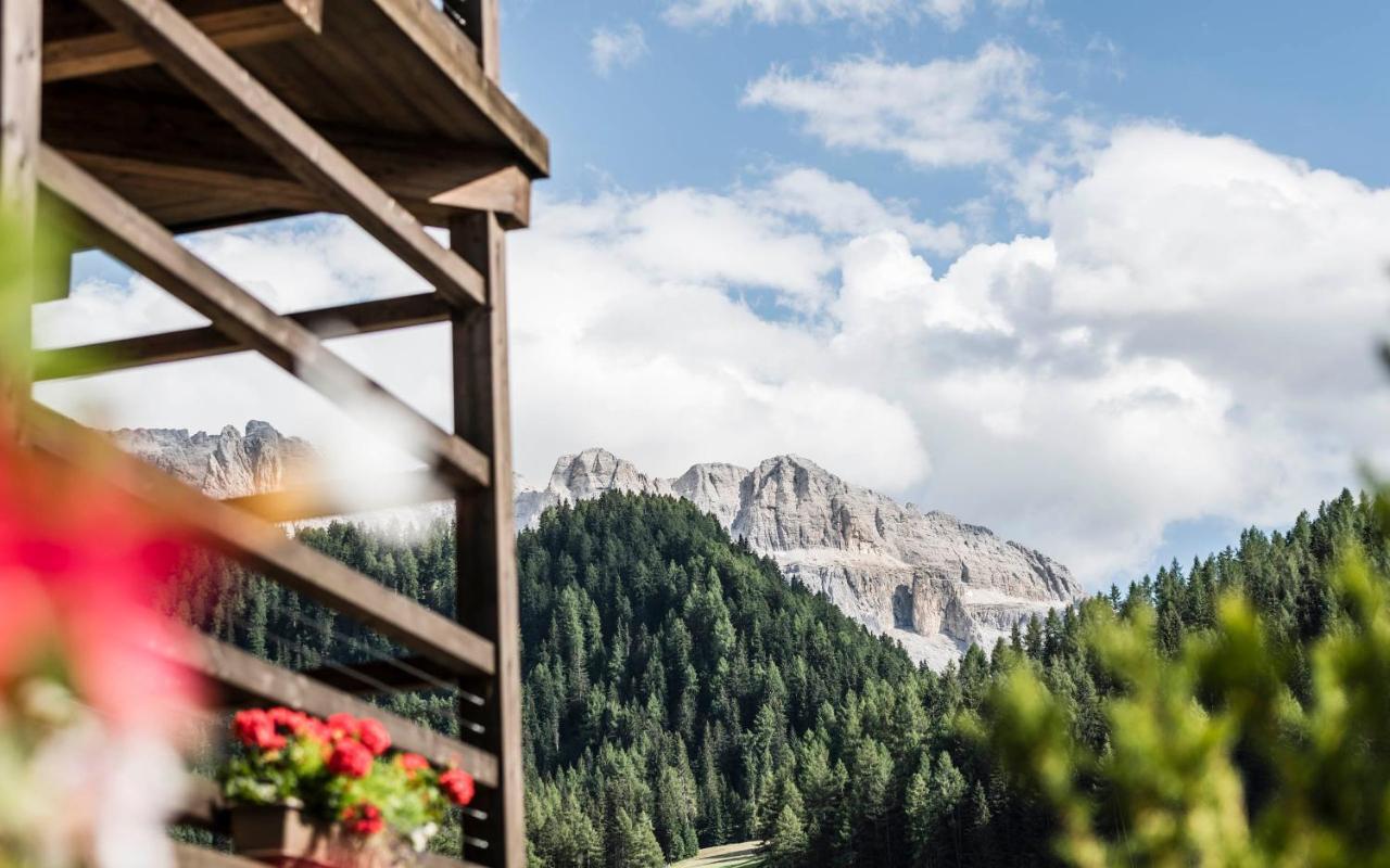 Cadepunt The Dolomites Lodge Selva di Val Gardena Exteriör bild