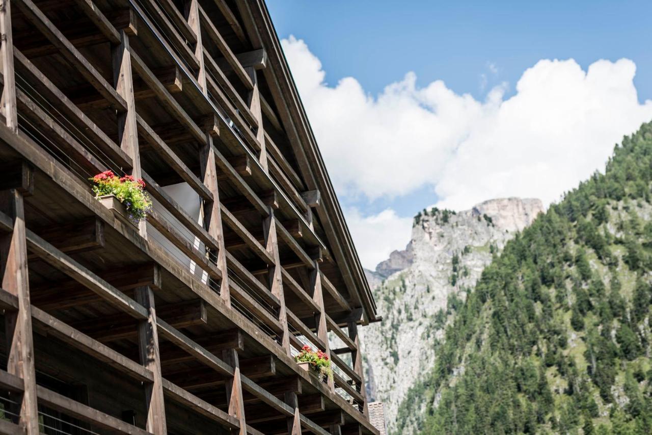 Cadepunt The Dolomites Lodge Selva di Val Gardena Exteriör bild